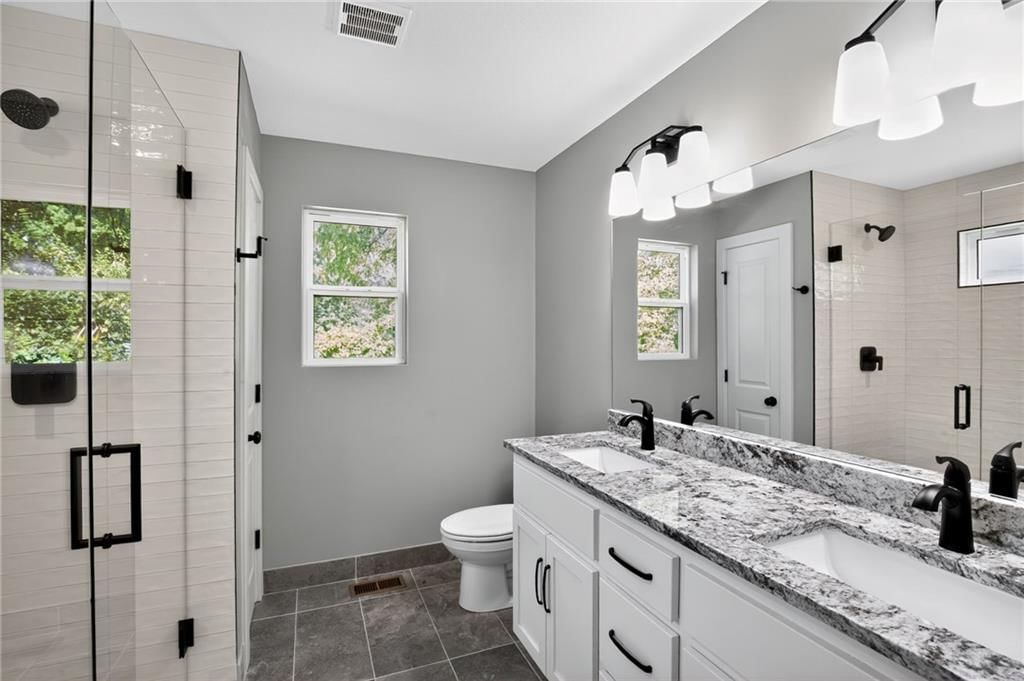 Photo 20 of 30 - 15508 Kay Avenue