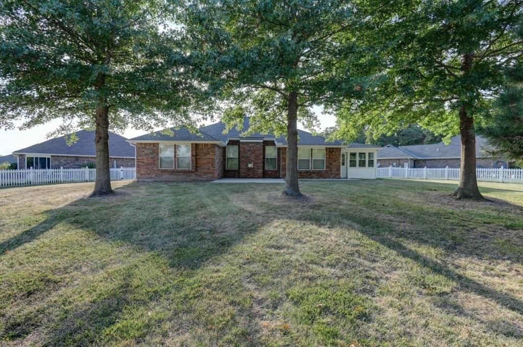 Photo 7 of 49 - 1701 Willow Drive