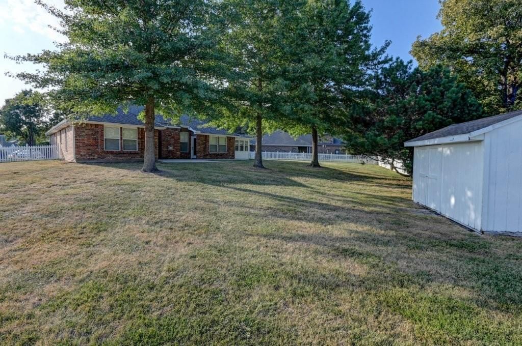 Photo 8 of 49 - 1701 Willow Drive
