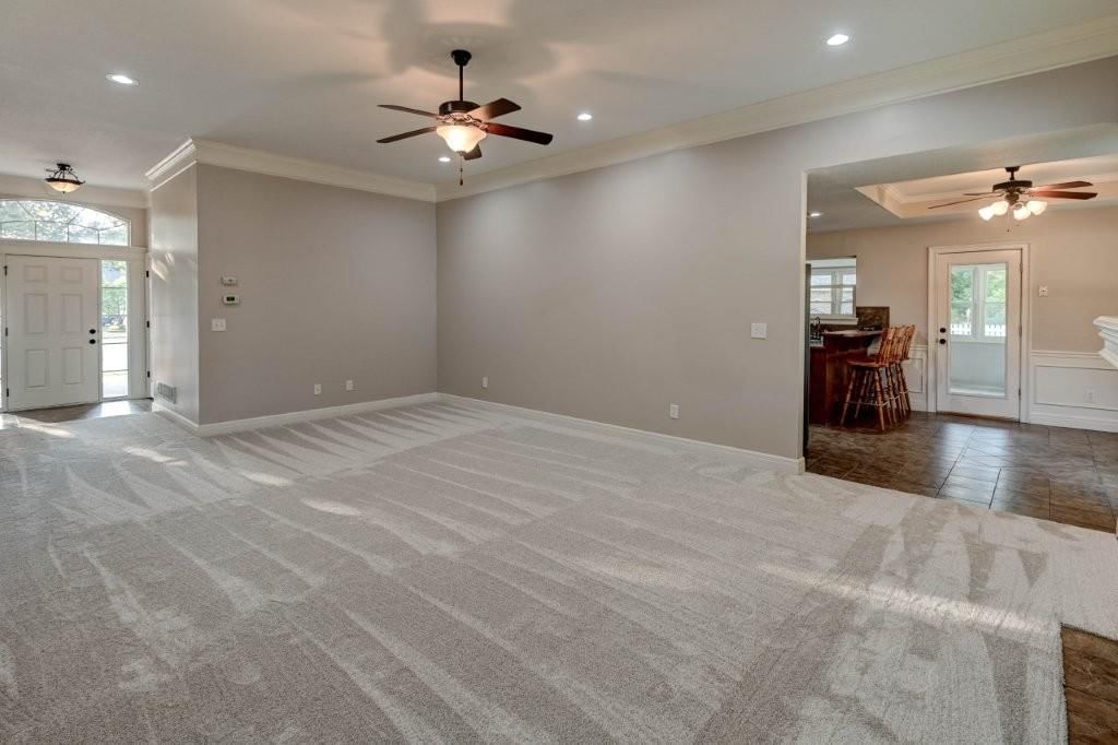 Photo 16 of 49 - 1701 Willow Drive