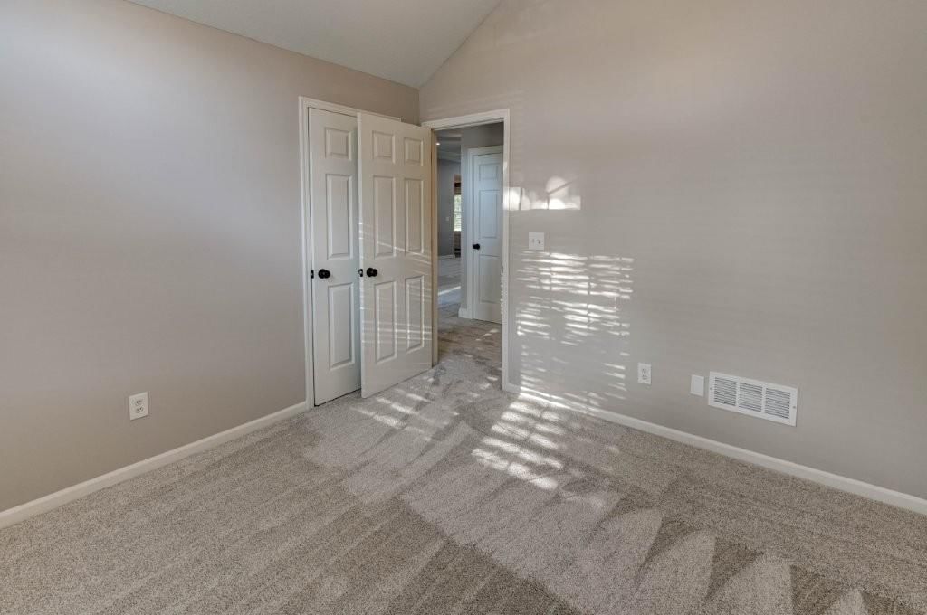 Photo 19 of 49 - 1701 Willow Drive