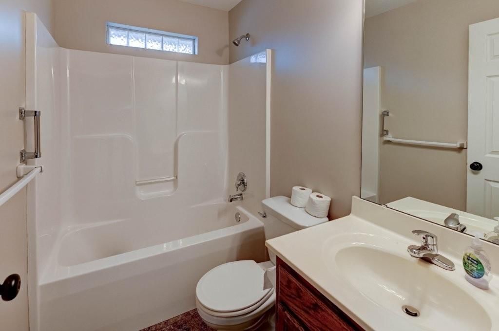 Photo 20 of 49 - 1701 Willow Drive