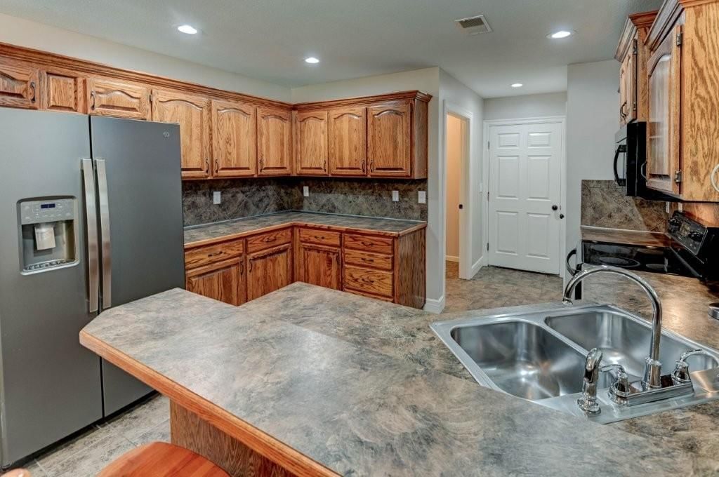 Photo 31 of 49 - 1701 Willow Drive