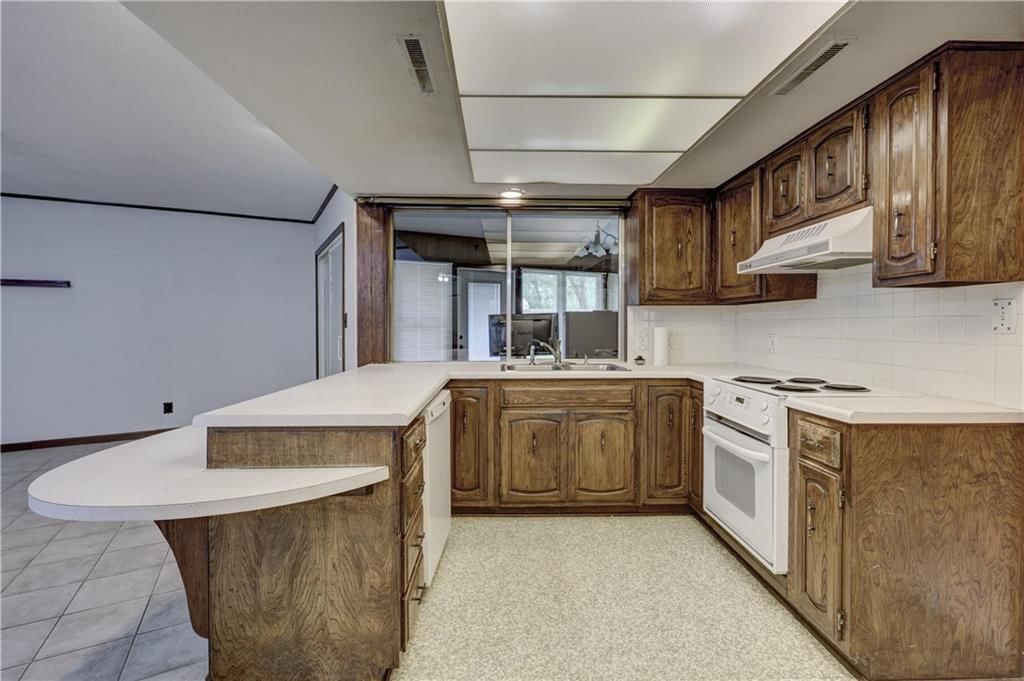 710 Village Drive — photo 13