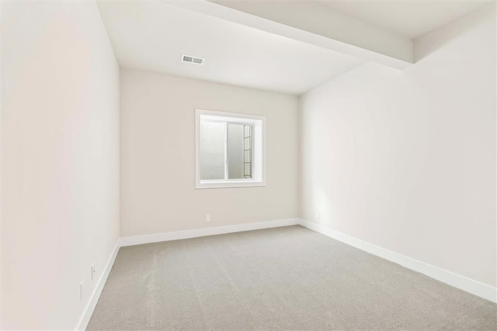 Photo 21 of 33 - 15383 W 161st Street