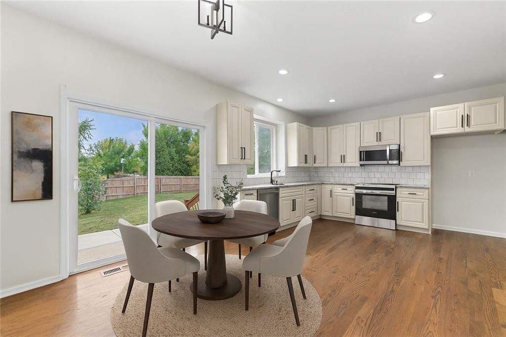 23509 W 93rd Street — photo 8