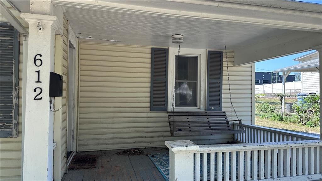 Photo 6 of 38 - 612 SE Miller Street