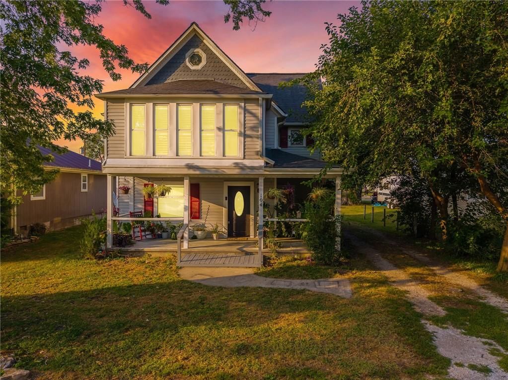 104 W Pine Street, Orrick, MO