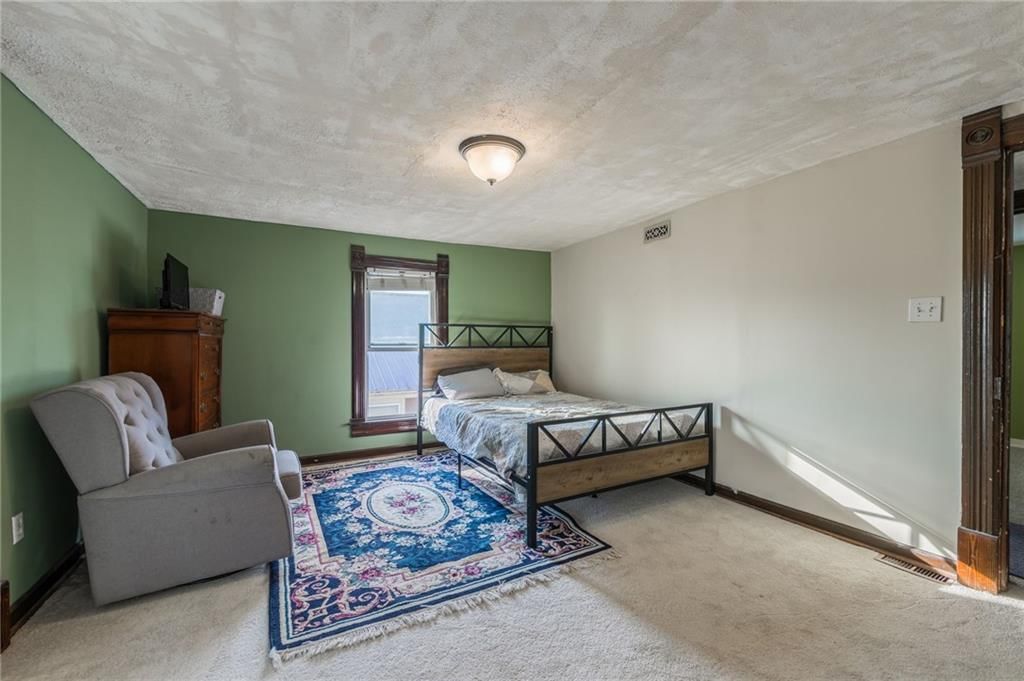 104 W Pine Street — photo 27