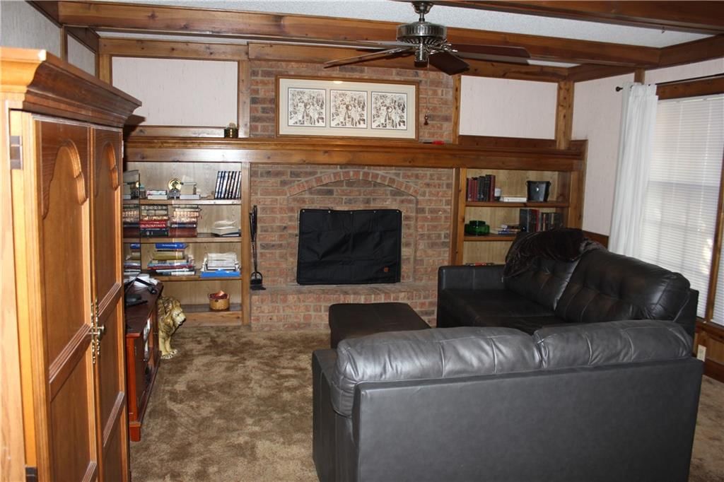 Photo 5 of 22 - 439 Persimmon Drive
