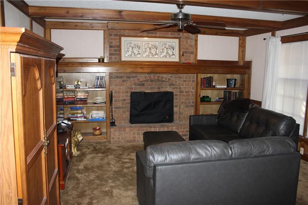 Photo 6 of 22 - 439 Persimmon Drive