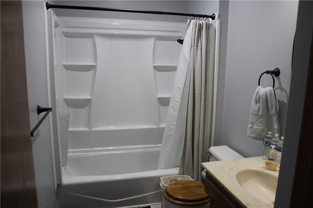 Photo 11 of 22 - 439 Persimmon Drive