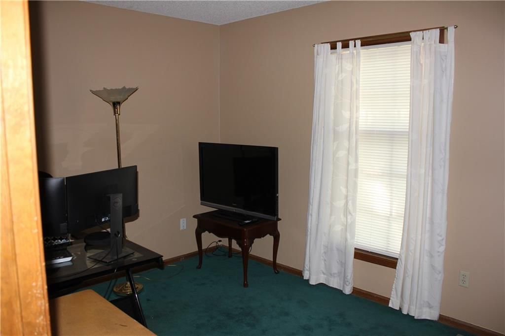 Photo 13 of 22 - 439 Persimmon Drive