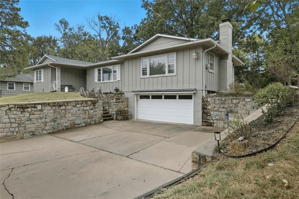 610 NW North Shore Drive — photo 2