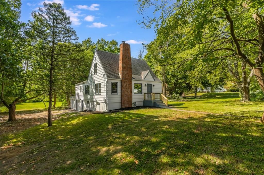 10305 E 70th Terrace, Raytown, MO