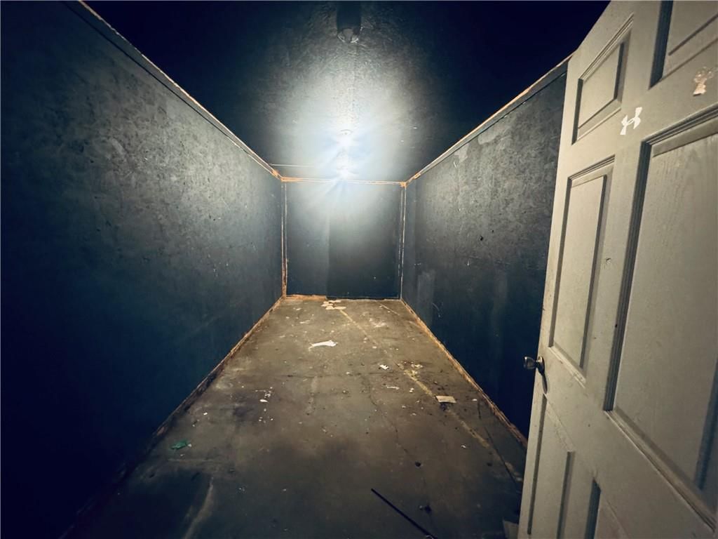 118 S Locust Street — photo 15