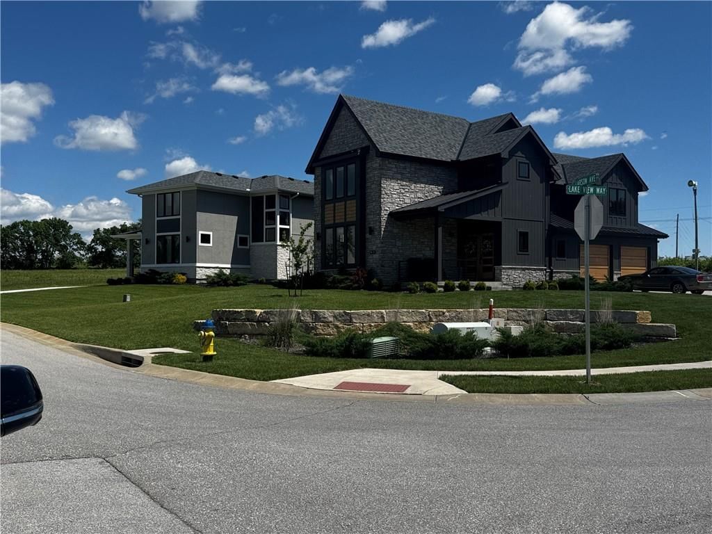Cayhill Lot 216 Larson Avenue — photo 7