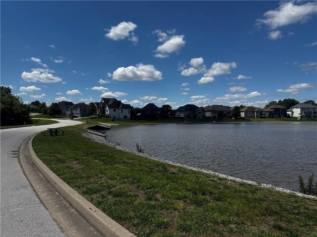 Cayhill Lot 215 Larson Avenue — photo 2