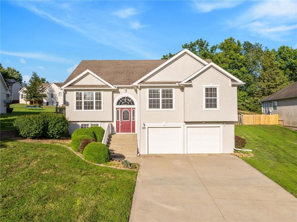 109 Deerfield Drive — photo 1