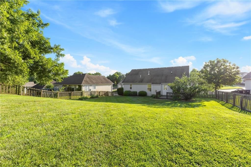 109 Deerfield Drive — photo 38