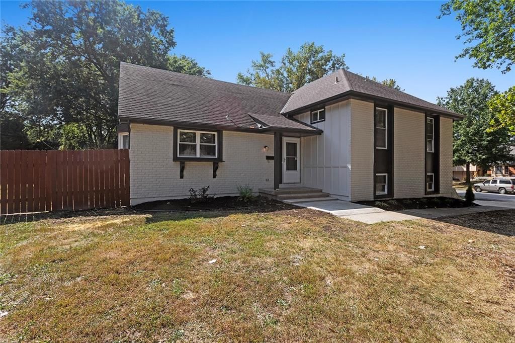 12801 Winchester Avenue — photo 2
