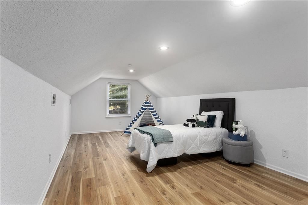 12801 Winchester Avenue — photo 17