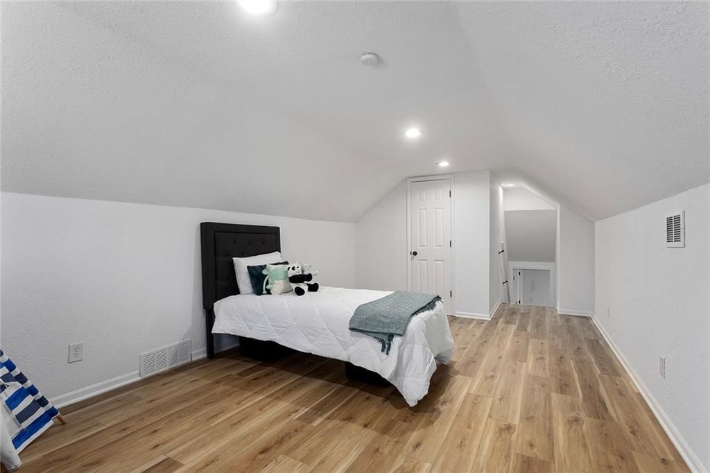 12801 Winchester Avenue — photo 18