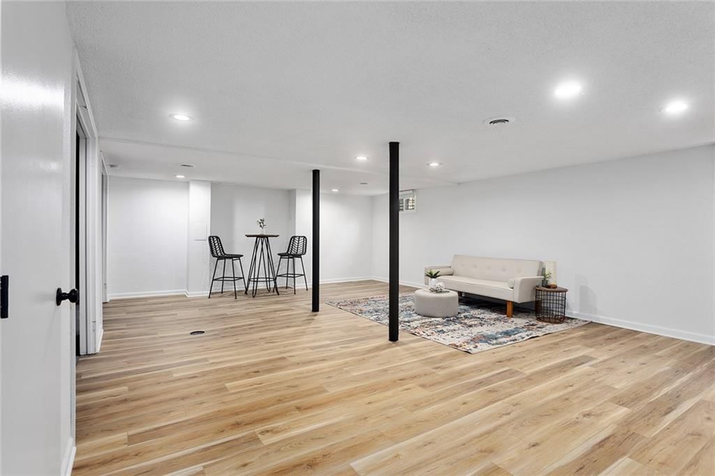 12801 Winchester Avenue — photo 24