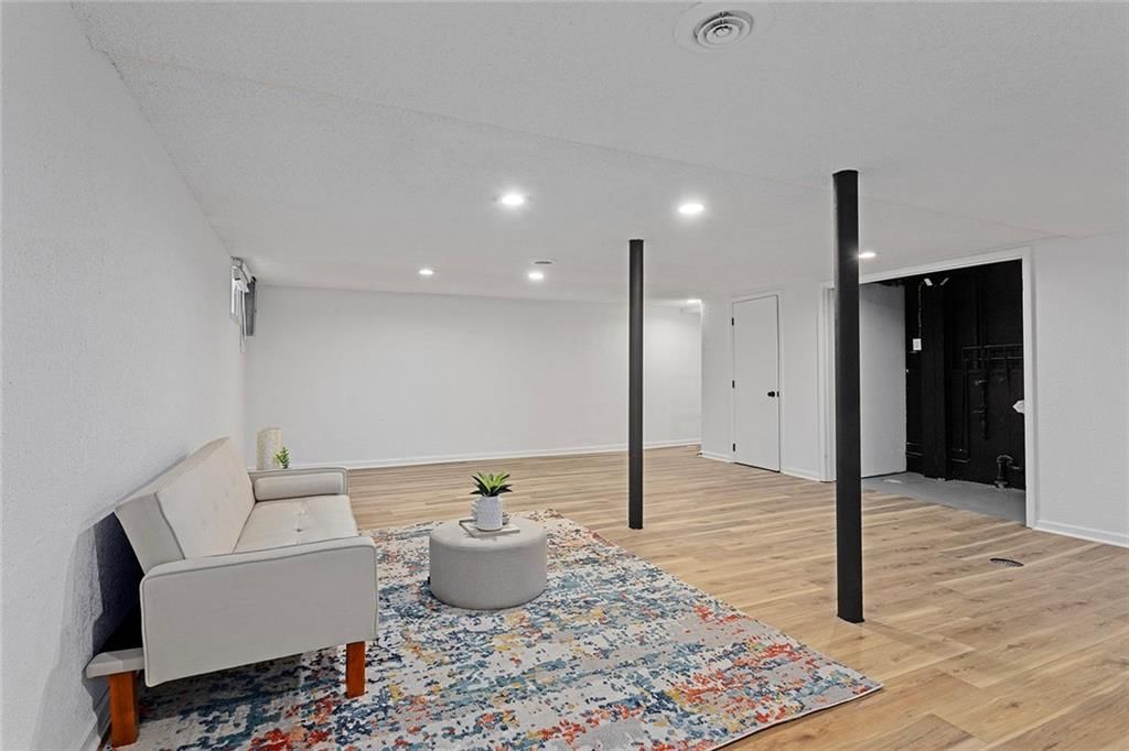 12801 Winchester Avenue — photo 26