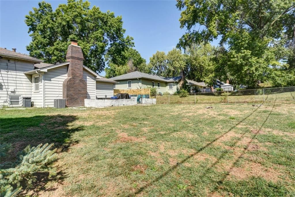 3625 N Walnut Street — photo 32
