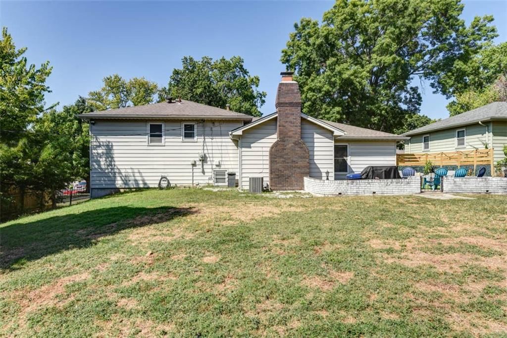 3625 N Walnut Street — photo 33