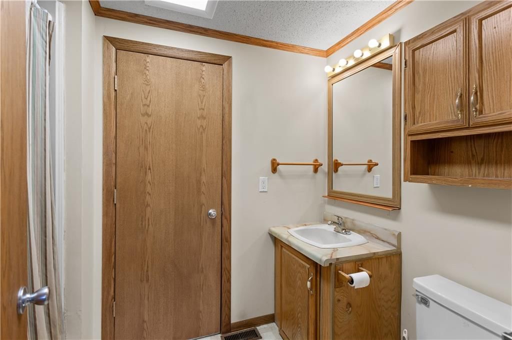 15038 Fairmount Road — photo 22