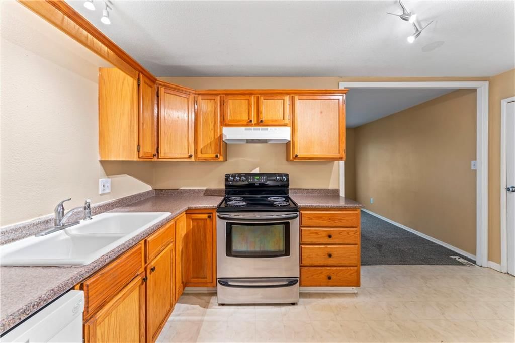 Photo 10 of 23 - 6418 E 150th Street