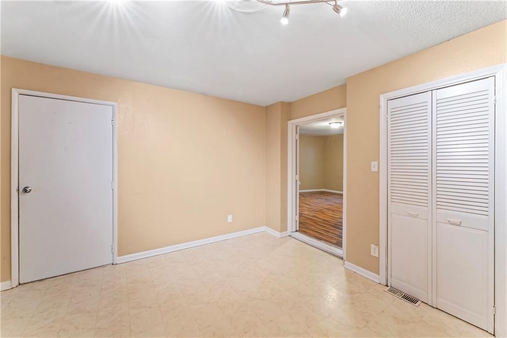 Photo 11 of 23 - 6418 E 150th Street