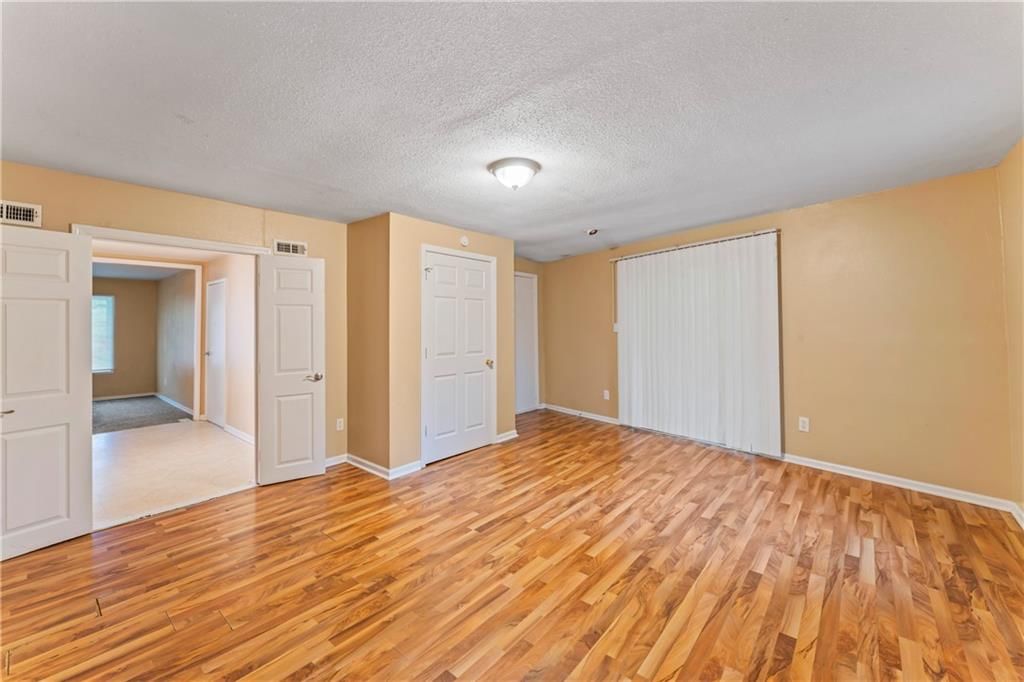 Photo 14 of 23 - 6418 E 150th Street
