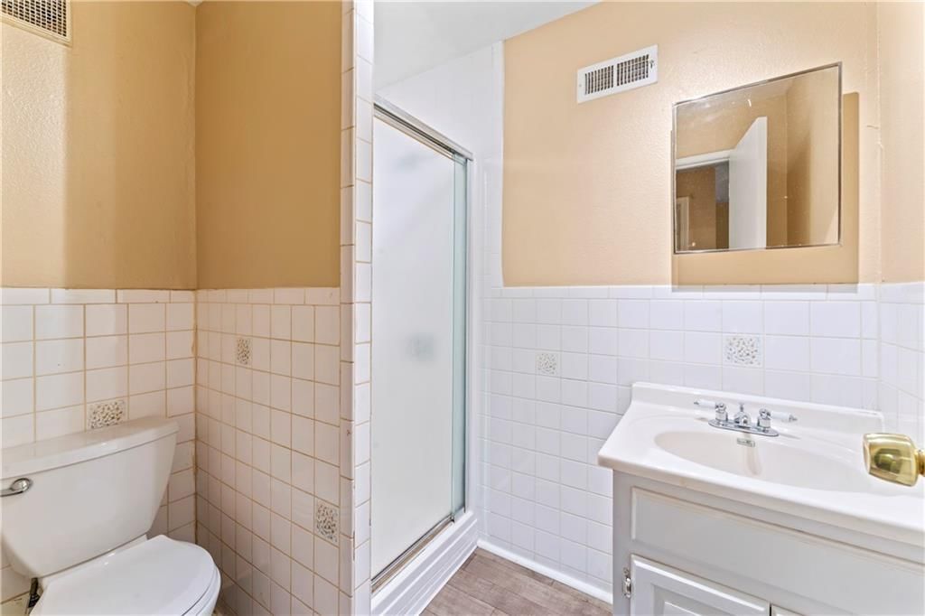 Photo 15 of 23 - 6418 E 150th Street