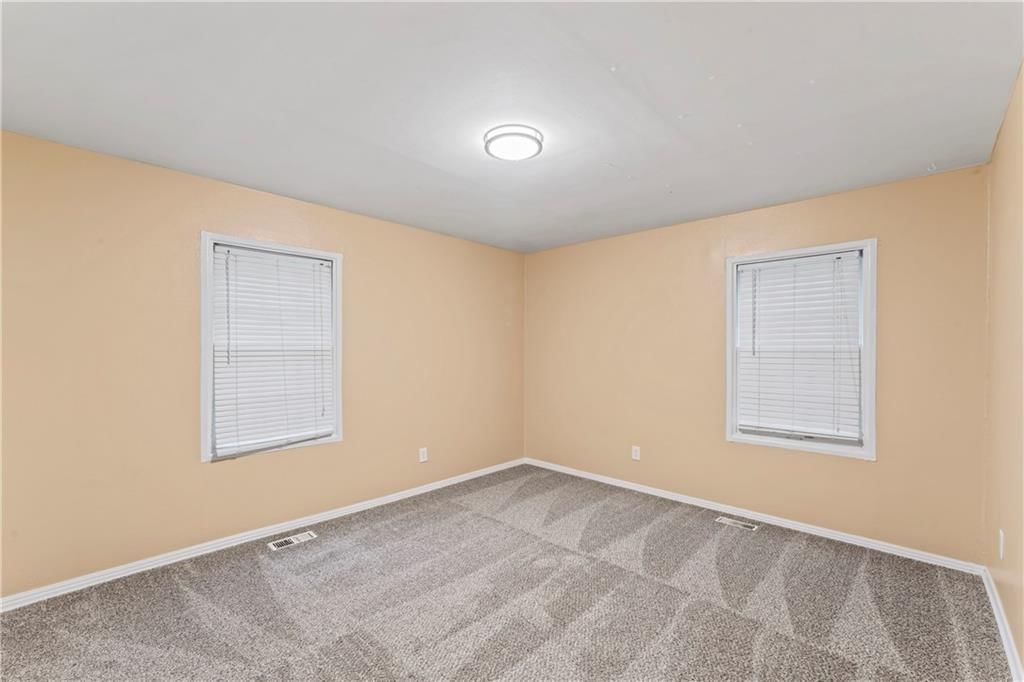 Photo 17 of 23 - 6418 E 150th Street
