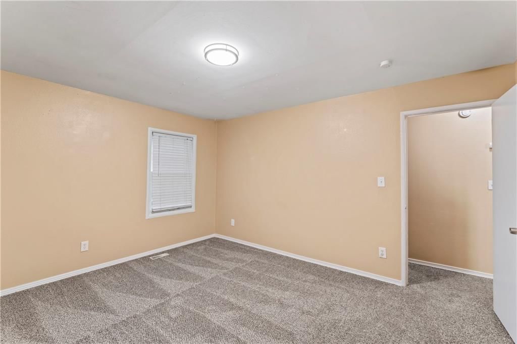Photo 18 of 23 - 6418 E 150th Street