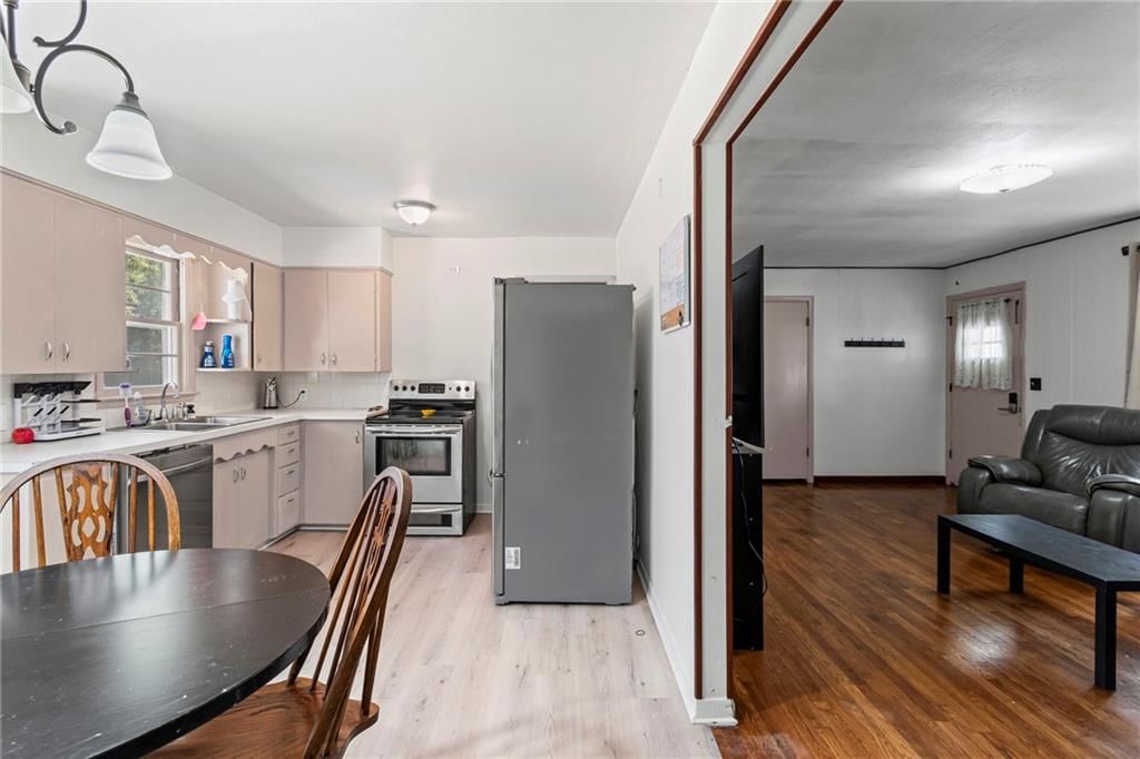 113 N Austin Street — photo 7