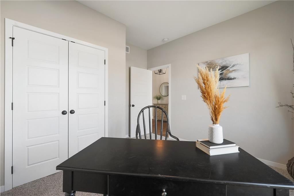 2341 NE Colonnade Avenue — photo 5