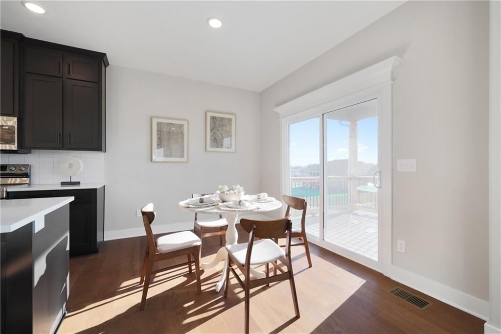 2341 NE Colonnade Avenue — photo 14