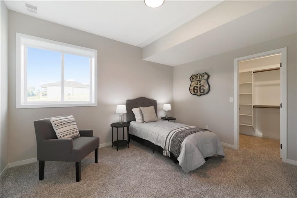 2341 NE Colonnade Avenue — photo 32