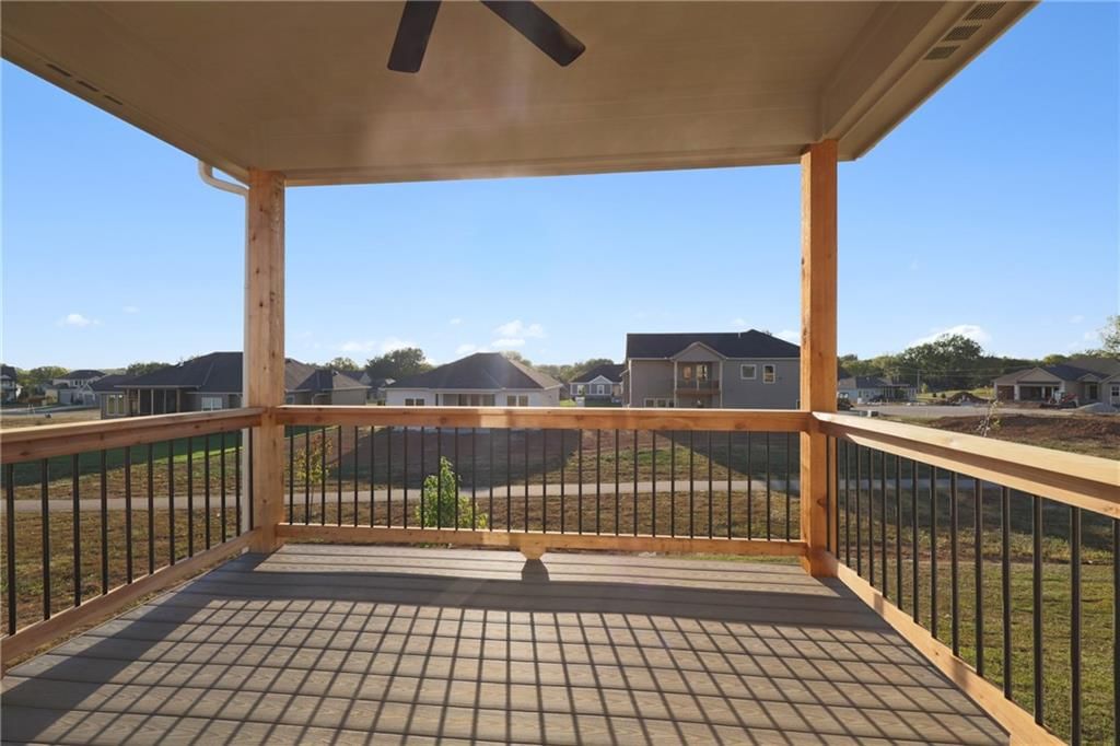 2341 NE Colonnade Avenue — photo 38