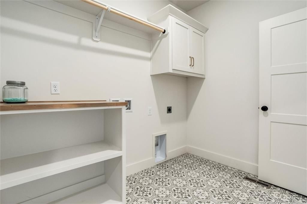 Photo 21 of 39 - 32263 W 165th Street