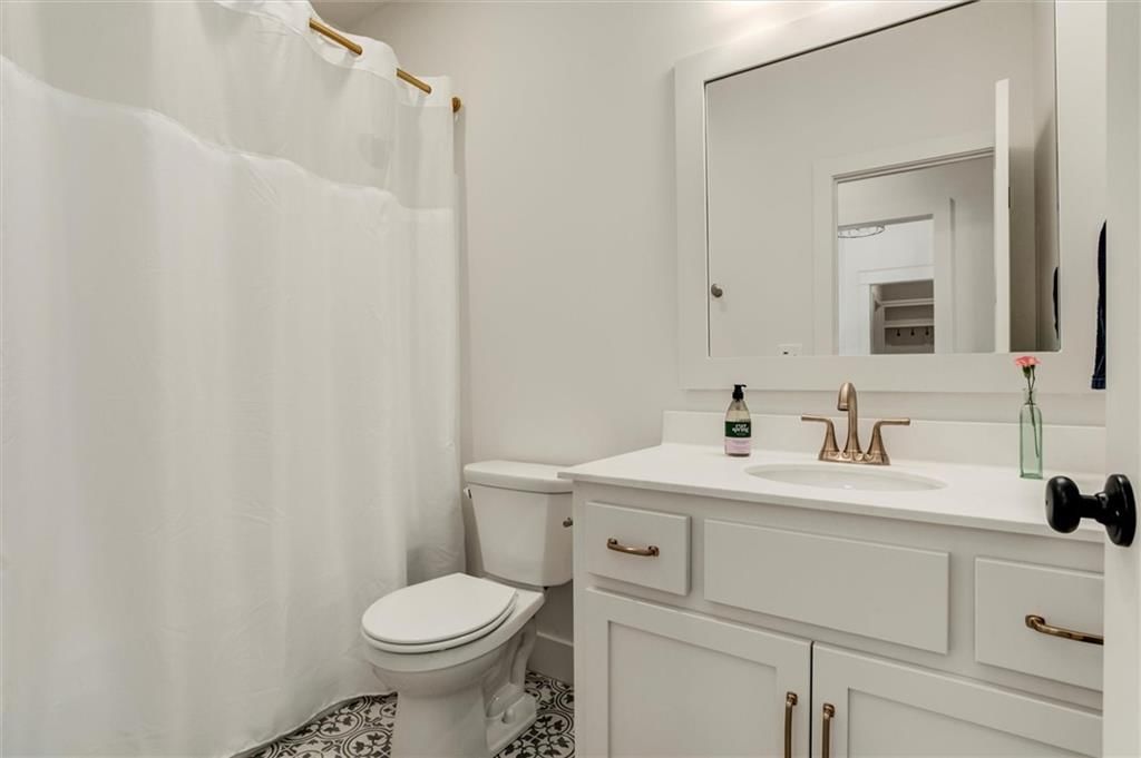 Photo 23 of 39 - 32263 W 165th Street