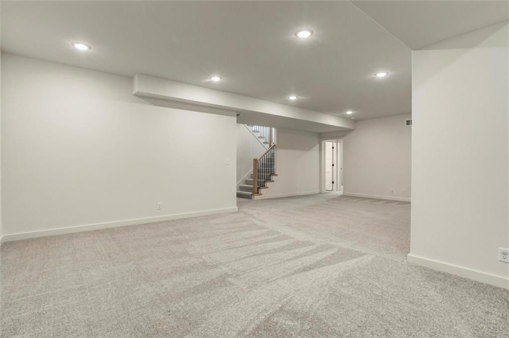 Photo 26 of 39 - 32263 W 165th Street