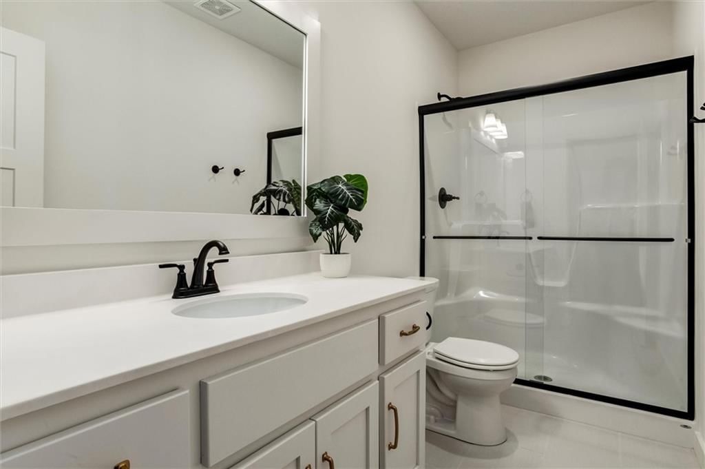 Photo 28 of 39 - 32263 W 165th Street