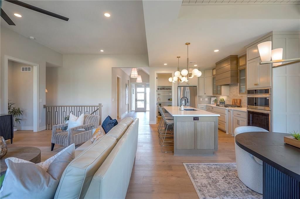 908 Savannah Lane — photo 17