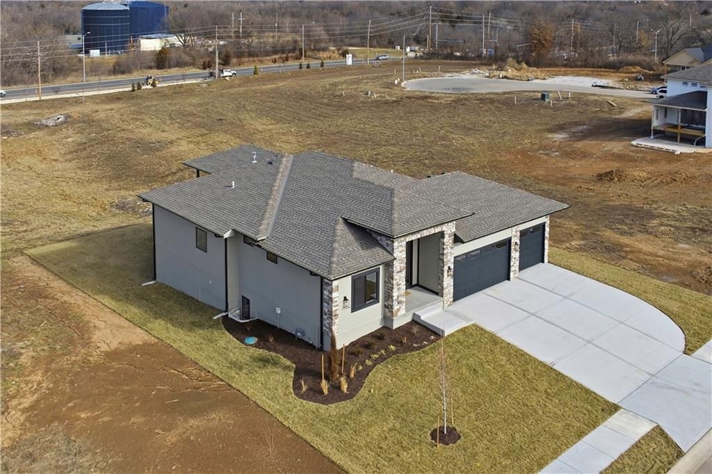 2607 NE Woodland Oak Drive — photo 60