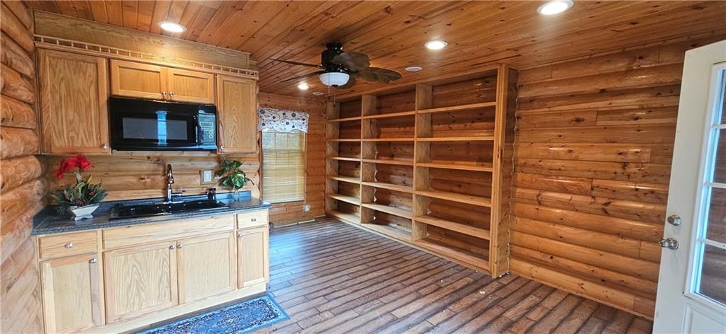 817 Elmwood Lane — photo 22